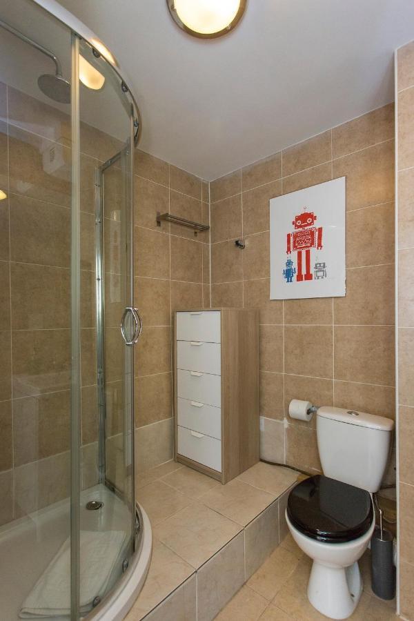 Camden Apartment By Morethanstays ลอนดอน ภายนอก รูปภาพ